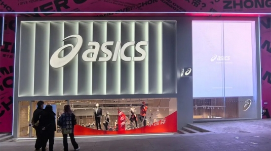 智彩LED顯示屏助力ASICS亞瑟士重慶大融城店“龍”重登場！